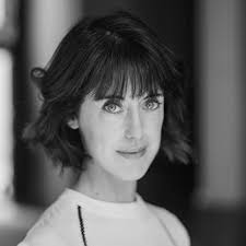 Hablemos Escritoras · Perfil de Escritora: Irene Vallejo