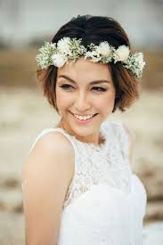 The short hair is the typical boy cut hairstyle for indian girls. Wedding Hair With Flowers Jewels Flower Crown And Short Hair Vernon And Jayne S Boho Inspired Engagement Sh Youfashion Net Leading Fashion Lifestyle Magazine