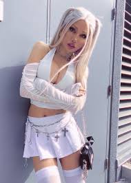 Bridgett Devoue - Free pics, galleries & more at Babepedia