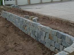 Trockenmauer Bauanleitung Zum Selber Bauen Heimwerker Forum Steinmauer Garten Trockenmauer Garten