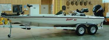 At 16 1/2 ft it seems to have more room than my old javelin which was a foot longer. Bumble Bee Bass Boat Bass Boat Boat Bumble Bee
