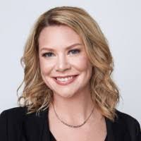 Betsy Thomson's Instagram, Twitter & Facebook