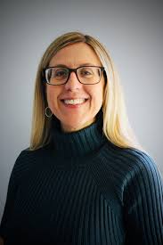 Laura Moyer's Instagram, Twitter & Facebook