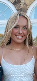 Adrianna Lavell's Instagram, Twitter & Facebook