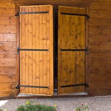Comment Fabriquer Des Volets Battants En Bois De Sapin En 2020 Fabriquer Volet Bois Volet Battant Volet