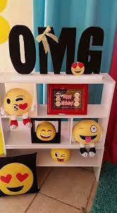 Pin By Eva Sanjur On Emoji Party Emoji Room Emoji Birthday Party Emoji Party