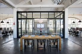 And thanks goes to diána who emailed me a few weeks ago suggesting a tour of the homes in the movie, the intern. Tour The Set Of Nancy Meyers S Film The Intern Style At Home