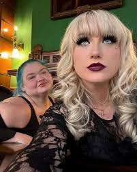 Throwback one year ago... #1000lbsisters