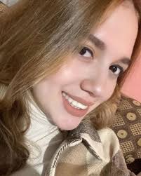 Walk in the room And I'm glowing like a million fireflies Mmm A diamond  Don't glitter half as much as my body tonight