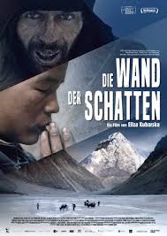 Als das ehepaar am ersten abend von einem besuch im dorf nicht zurückkehrt, macht die frau sich auf die suche. Die Wand Der Schatten Film 2020 Filmstarts De