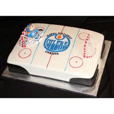 War sooo froh, dass es gester nicht mehr so heiss war wer weis wie die torte bei 36 °c ausgesehen hätte. 8 Torte Ideen Eishockey Kuchen Motivtorte Geburtstag