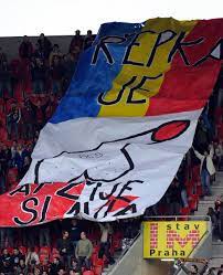 Pozitivní nález! deratizéři sparty na tribuně sever a jejich vtipné choreo. Galerie Fotogalerie Z Derby Vnadna Slavistka Radeni Spartanu Chorea Foto 41 Isport Cz