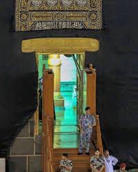 فتح باب الكعبة المشرفه اللهم زد هذا البيت تعظيما و تشريفا islamic pictures mecca kaaba candle sconces