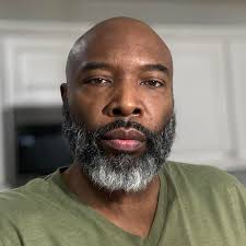 Should Coach Prime keep his gray beard?