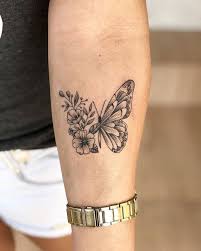 Schmetterling Tattoo 200 Ideen Die Dem Tatowieren Im Wege Stehen Tattoos Tatoofeminina Tatoo Feminina 2020 Kelebek Dovmeleri Kol Dovmeleri Kelebek Dovme Modelleri