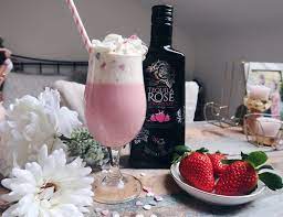 This recipe came from the side of the box the bottle of tequila rose came in. Tequila Rose Strawberry Cream Liqueur 70cl Novocom Top