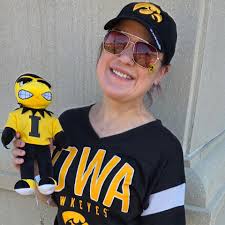 We have a triangle! ⭐️ Kelli and Judy chat with newly appointed point  Gina.. and a surprise from past points Jenna, Kashara, Amy, Mia and Maddie.