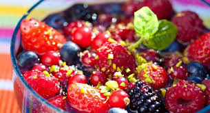 25 Recettes De Desserts Aux Fruits Rouges A Tomber Par Terre Desserts Aux Fruits Recettes De Cuisine Recette