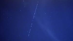 Satelity są bardzo blisko siebie, dlatego. Starlink Satellites Over Poland Starlink Train Youtube