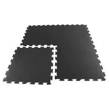 Rubber Impact Mats For Gym Rolls Vs Square And Interlocking Mats Rubber Floor Tiles Rubber Flooring Gym Flooring