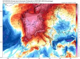 Impressive 12 bedroom french chateau from the nineteenth century, just 20 minutes from tours with tgv access to paris in about an hour, with excellent views from its elevated position, annexes and set in mature grounds of. Canicule De Juillet 2019 Records De Temperatures Sur La France Et Le Nord De L Europe