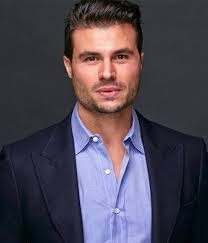 Chris Mirabile's Instagram, Twitter & Facebook