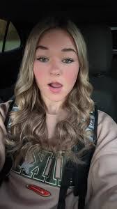 Chloe Huffman's Instagram, Twitter & Facebook