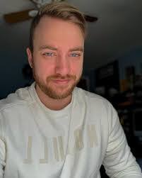 Sean Pohl's Instagram, Twitter & Facebook