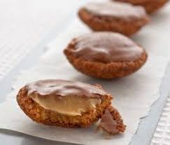 Caramel And Chocolate Butternut Snap Tartlets Another Nestle Sweetened Condensed Milk Recipe From Our 100 Years Of Swe Baking Recipes Sweet Tarts Tart Recipes