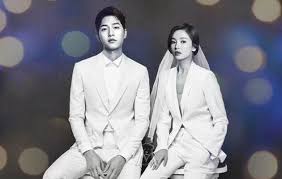 Song hye kyo makes surprise appearance at song joong ki's fan meeting in china. Song Joong Ki And Song Hye Kyo S Black And White Wedding Photo Revealed