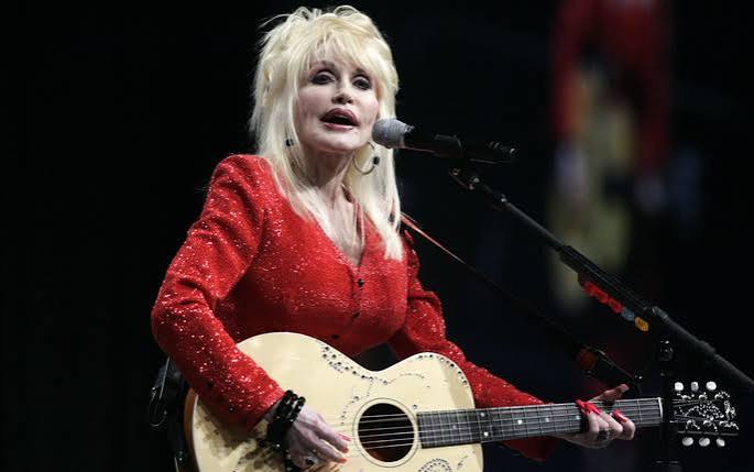Dolly Parton: tin tức, hình ảnh, video, bình luận mới nhất