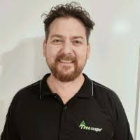 Ben Worth's Instagram, Twitter & Facebook