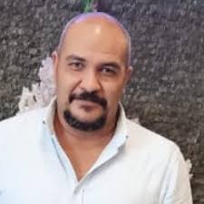 Stream ما أسعد من لا يضيع خفقان قلبه في العدم by Ahmed Khial