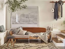 Ogni anno l'ormai noto brand, specializzato nella produzione di arredi low cost per interni ed esterni, rinnova la sua collezione di mobili e complementi. Zara Casa Dolce Casa