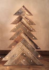 Pallet Christmas Tree Homesthetics Net 10 Pallet Christmas Tree Wooden Christmas Trees Rustic Holiday Decor