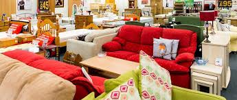 Kimi nostalji tutkunu olduğu için kimi ekonomik sıkıntı yaşadığı için ikinci el eşya satan dükkanları tercih ediyor. Ikinci El Esya Alanlar Umraniye Sair Ticaret