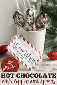 This Diy Hot Chocolate Gift Idea Is An Easy And Inexpensive Gift That S Perfect For Almost Everyone H Hot Chocolate Gifts Hot Chocolate Gift Diy Hot Chocolate