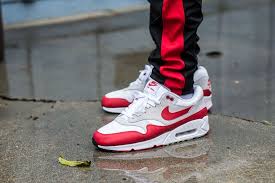 Nike Air Max 90 1 University Red On Feet Sneaker Review Nike Air Max Nike Air Nike Air Max 90