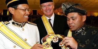By atulaisy_ckk (ريههاداتول أيشا) with 29,174 reads. Beza Gelaran Dato Dan Datuk Yang Ramai Tidak Tahu