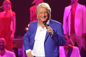 C'est bien fait pour ta gueule. Replay C8 Un Documentaire Inedit Sur Patrick Sebastien Et Le Grand Bluff