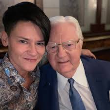 🎉🥳🎂 HUGE HAPPY BIRTHDAY to the one and only @lorrainewalkerburnell The  most incredible Managing Director a CEO & Founder could ask for! We are all  so incredibly grateful that God chose you