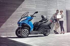 Nous pouvons vous conseiller pour l'achat de votre 2 roues et vous proposer des accessoires adéquats pour la route et votre sécurité. L Acces A La Conduite Des Scooters A Trois Roues Et L5e Depuis La Reforme 2013
