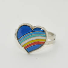 A mood ring is a ring that contains a thermochromic element, such as liquid crystal, that changes colors based upon the temperature of the finger of the wearer. Magic Temperature Emotion Feeling Mood Ring Color Change Heart Shaped Kids Adult Innovatis Suisse Ch