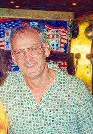 Alex Farrington's Instagram, Twitter & Facebook