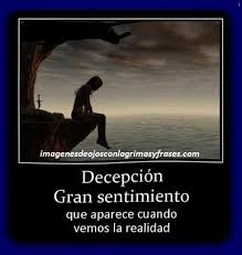 Triste infeliz deprimido joven llorando y suicida sensación desesperada, aislado y sin valor mirando por la calle en el balcón de casa en la gente depresión y salud mental concepto. Pin En Buenos Mensajes