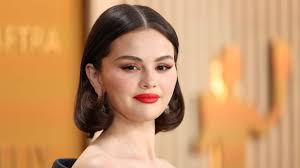 SAG Awards 2025 il bob dalla allure rétro di Selena Gomez e tutti i beauty  look