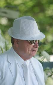 Trevor Mills, a Forest Avenue restaurant-bar icon and retired teacher, is  remembered. He died at 80.