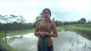 Yan selehin ring sastra agama niki kabaos putra suputra utawi putra sujati sakadi sane mungguh ring sarasamuscaya inggih punika: Dharma Wacana Bahasa Bali Piodalan Rahina Saraswati Smaspen Smaspenjaya Youtube