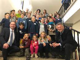 Jun 10, 2021 · hubert aiwanger privat mit freundin tanja schweiger nicht verheiratet: Hubert Aiwanger On Twitter Heute Am Buss Und Bettag Betreuung Von Kindern Im Ministerium Danke Den Betreuerinnen Und Betreuern Hab Ihnen Auch Mein Buro Gezeigt Schon Wars Https T Co Dccocicktw