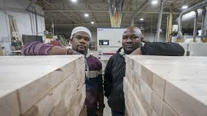 Aide financière aux demandeurs d'asile : « un point de départ » pour  l'intégration | Radio-Canada